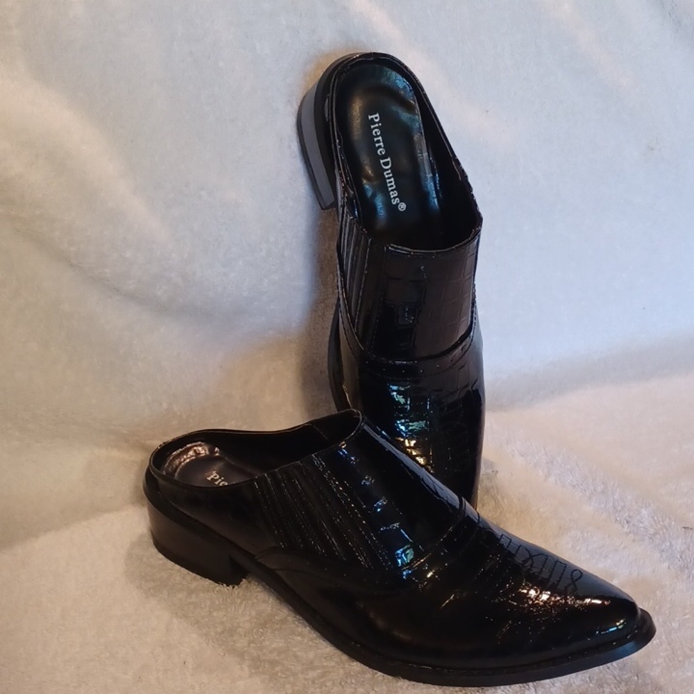 Pierre Dumas women's slip on shoes size 7